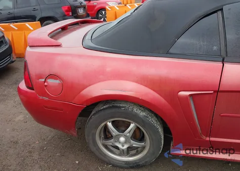 2001 Ford Mustang z USA, uszkodzony, nr VIN 1FAFP44461F179014